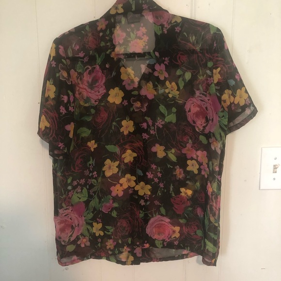 Sheer short sleeve floral button up - Picture 3 of 5